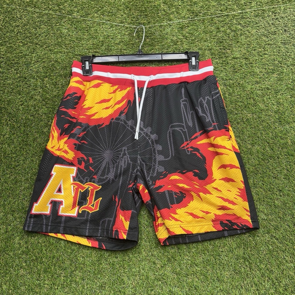 Rebel Minds Shorts Mens Large 32x6 Flames AOP Grunge y2k 2000s ATL Stretch